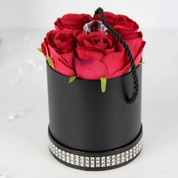 Ekskluzywny mini bukiet CZERWONYCH RÓŻ z diamentem, BO-73